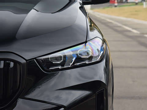 2026�� �Ŀ� xDrive 40Li ������M�˶���ҹ��װ