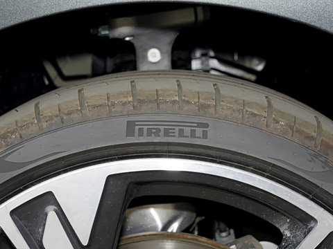 2026�� 200���������� 40 TFSI ���������� B&O ��ҹ��
