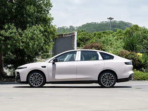 2027�� 590������