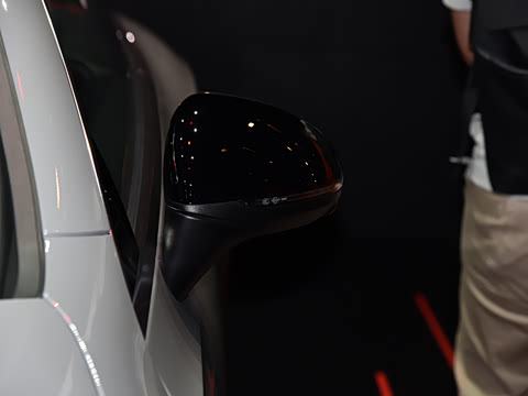 2025�� AMG CLE 53 4MATIC+ ������ܳ�