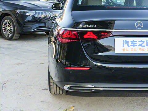 2026�� E 260 L �����