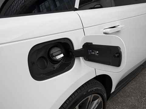 2026�� 3.0 L6 400PS AB�����