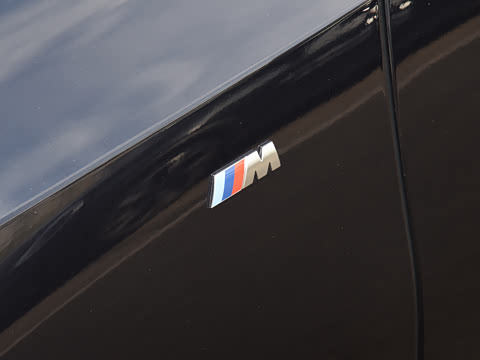 2026�� 330Li ������ M�˶���ҹ��װ