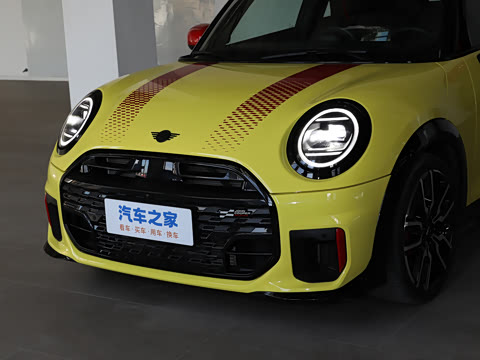 2025�� JOHN COOPER WORKS