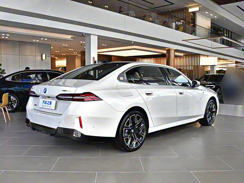 2026�� xDrive 50L M�˶���װ