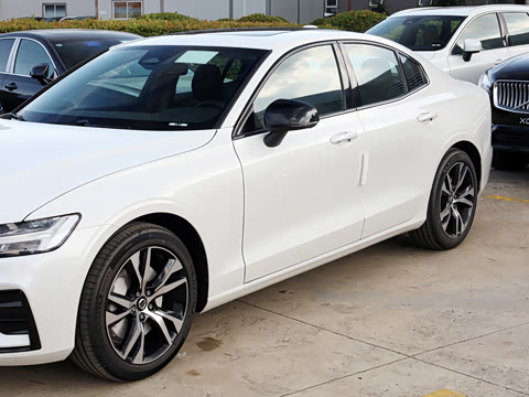 2026�� B4 ��Զ�˶���