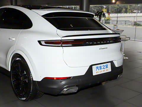 2026�� Cayenne Coup�� 3.0T