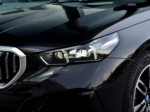 2026�� 525i M�˶���װ