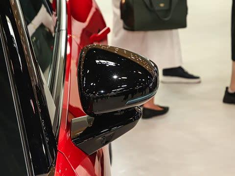 2025�� 750 ���� Max