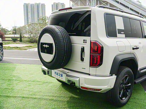 2025�� 210KM ����Ultra��