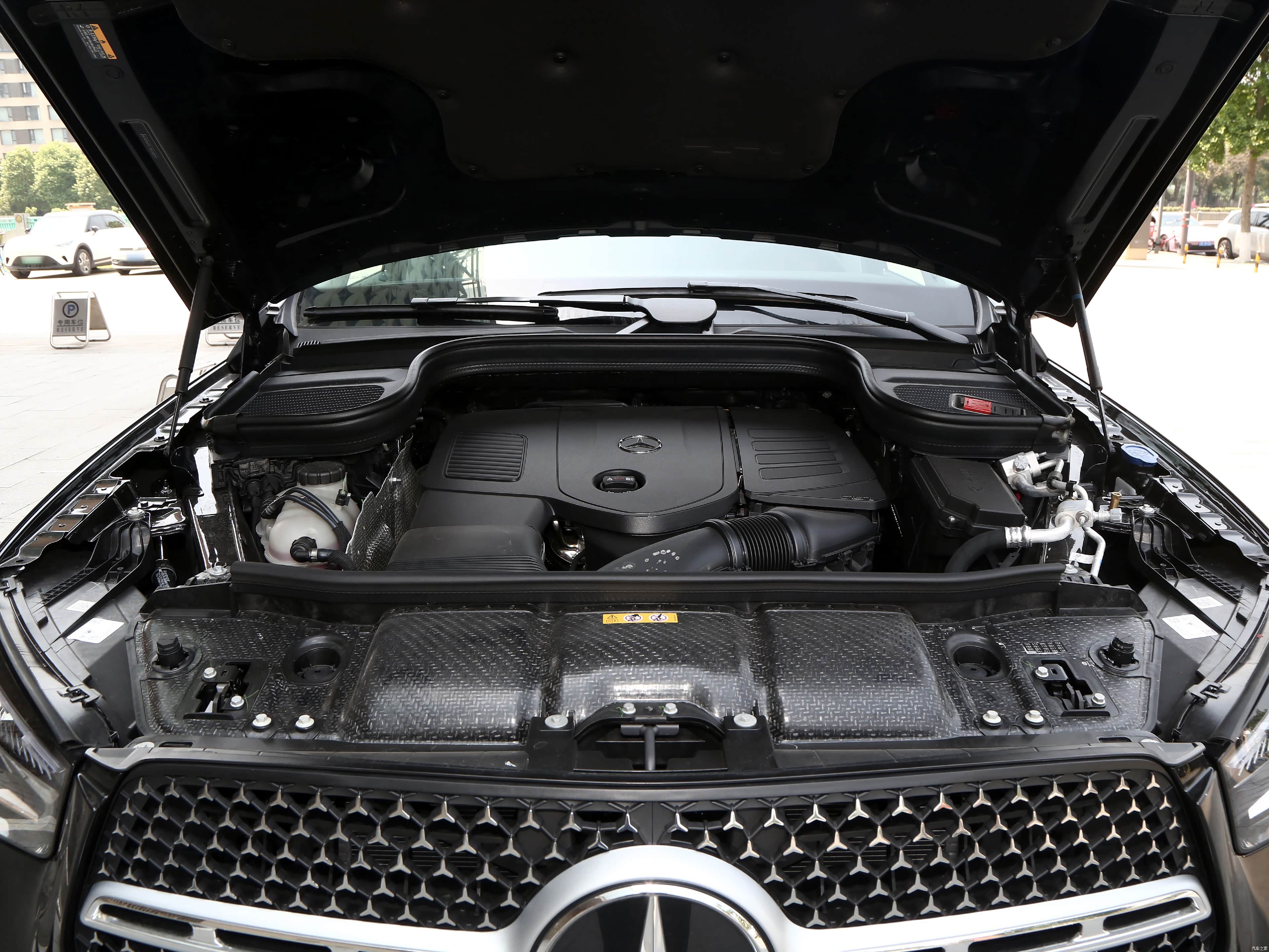 Mercedes-Benz GLE, миниатюра 30