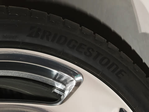 2027�� S 680 4MATIC