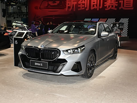 2026�� �Ŀ� xDrive 50L M�˶���װ