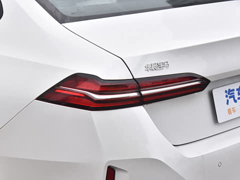 2026�� �Ŀ� 530Li ������ M�˶���װ