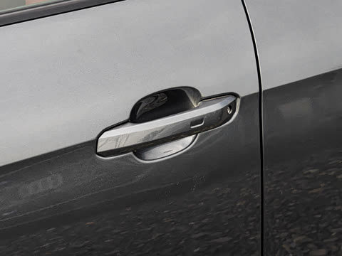 2026�� 200���������� 40 TFSI ����������