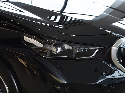 2026�� �Ŀ� eDrive 40L M�˶���װ