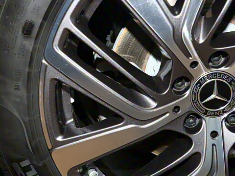 2026�� E 300 L ʱ���˶���