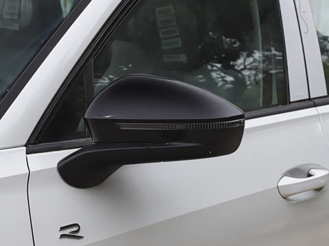2026�� �Ŀ� ̽��L 300TSI ������Ӣ