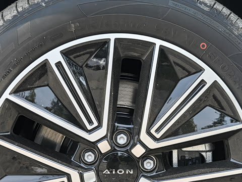 2027�� 550������