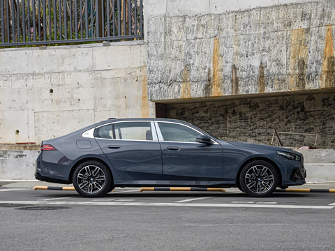 2026�� 525Li M�˶���װ