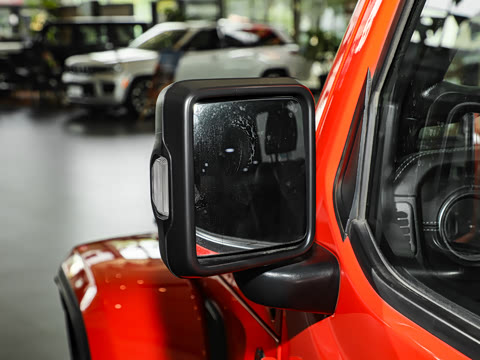 2023�� 3.6L Overland