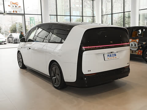 2025�� Ultra ���ܻ��°�