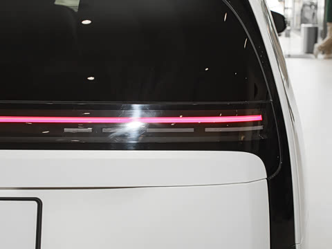 2025�� Ultra ���ܻ��°�