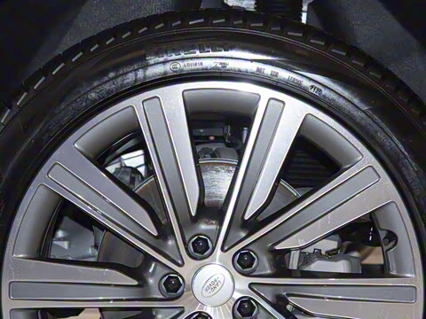 2025�� 3.0 L6 400PS �����ӳ���