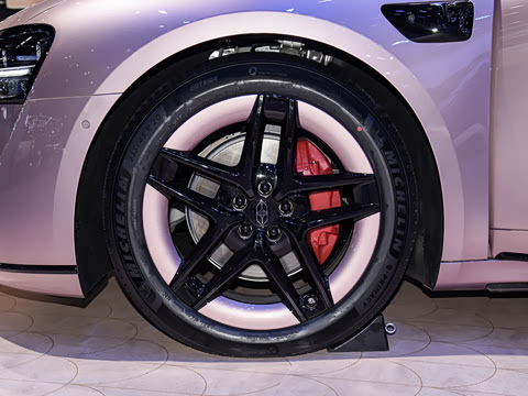 2025�� ���� ����Ultra (896�߼����״