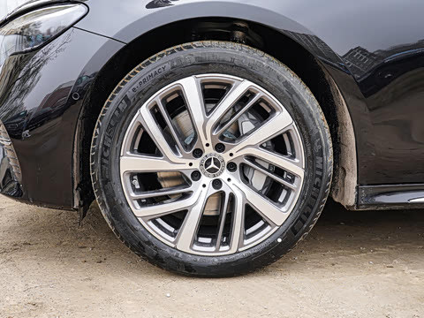 2026�� �Ŀ� E 300 L ʱ����