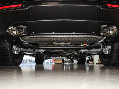 2025�� 4.4 V8 SV���ٴ����ӳ��� 4��