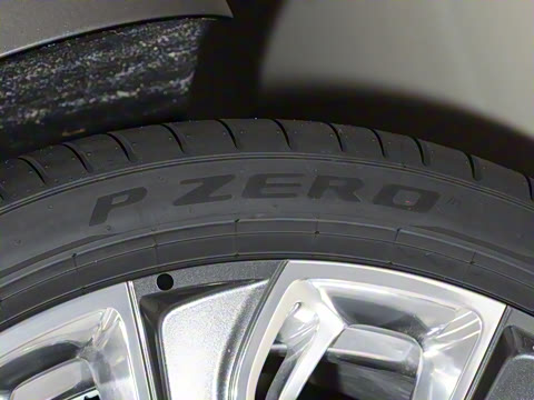 2026�� 4.0T V8 Mulliner