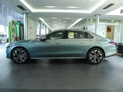 2026�� �Ŀ� E 300 L ������