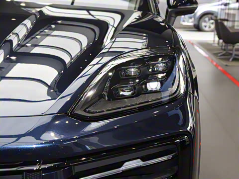 2026�� Cayenne Coup�� 3.0T