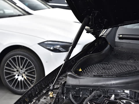 2026�� GLC 300 L 4MATIC ������ 5��