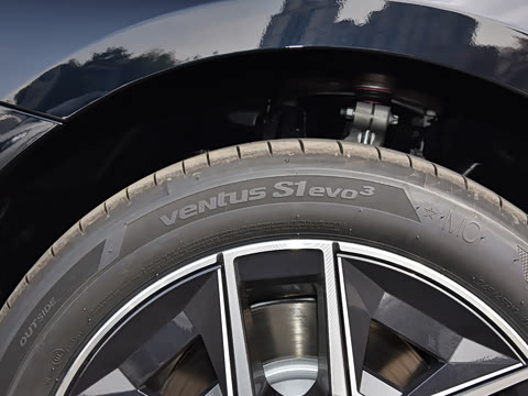 2026�� �Ŀ� eDrive 35L M�˶���װ