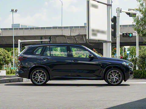 2025�� xDrive 30Li ������M�˶���ҹ��װ