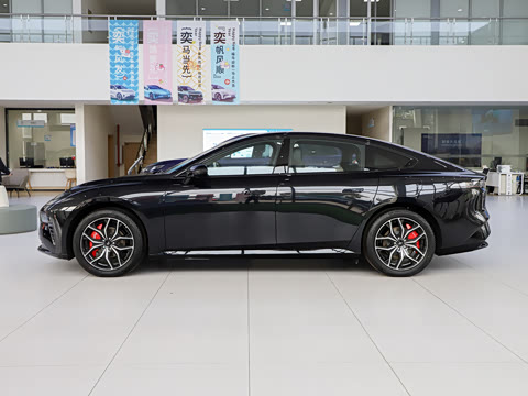 2025�� ���� 650MaxѲ����