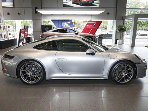 2026�� Carrera 3.0T