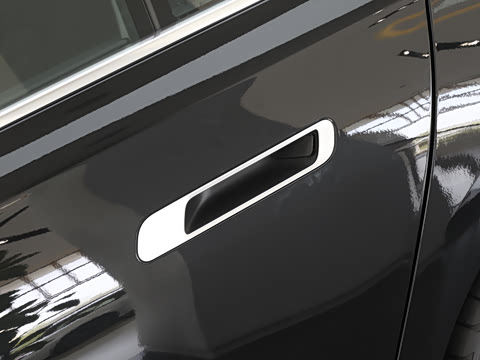 2026�� �Ŀ� 735Li M�˶���װ