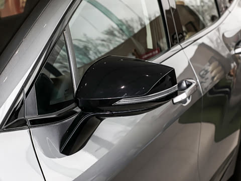 2025�� 2.0T ��������������