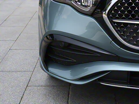 2025�� �Ŀ� E 260 L �˶���