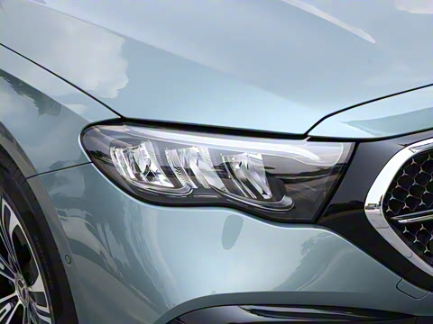 2025�� �Ŀ� E 260 L �˶���