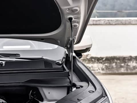 2026�� 1.5T 6MT ������ 