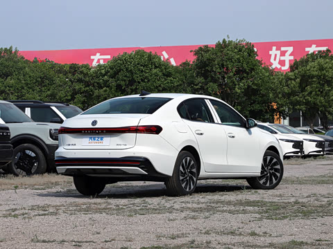 2026�� S 300TSI ������