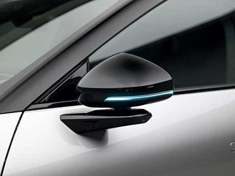 2025�� 750 ���������� Ultra