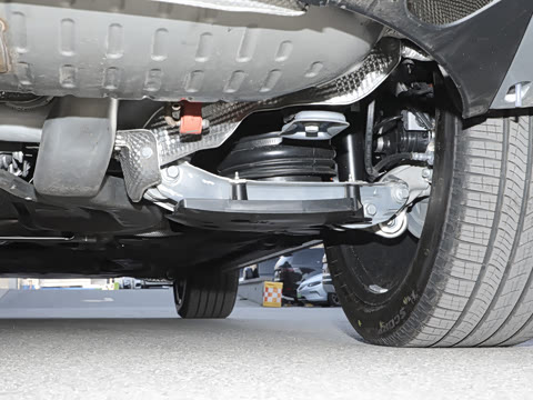 2026�� 3.0 L6 400PS AB�����