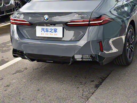 2026�� 530Li ������ M�˶���װ