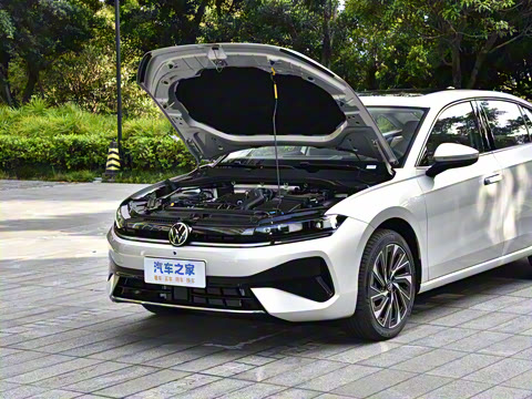 2026�� L 300TSI DSG ������