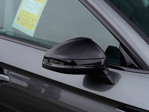 2025�� Sportback ��ذ� 40 TFSI quattro ����������